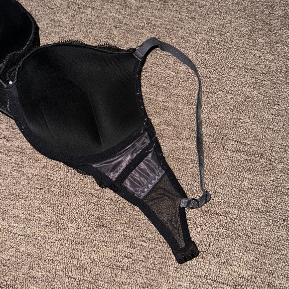 Victoria Secret Bra - Picture 6 of 9